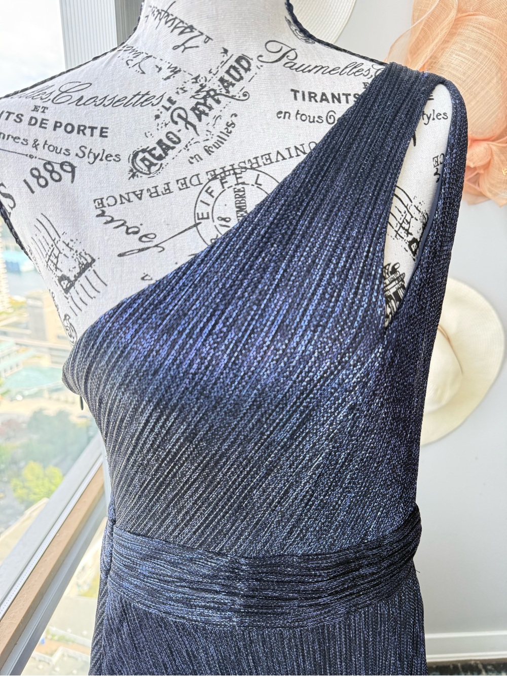 Ever New One-Shoulder Midnight Navy Blue Evening Gown Size 8 - Picture 3 of 6